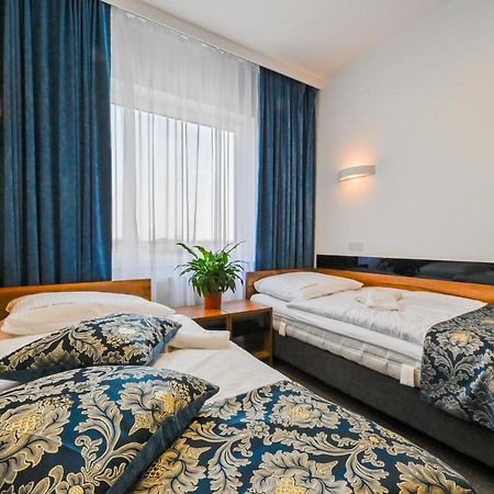 גורז'וב ווילקופולסקי Hotel Terminal מראה חיצוני תמונה