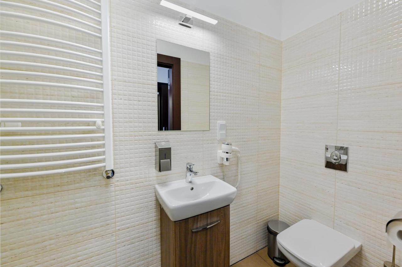 גורז'וב ווילקופולסקי Hotel Terminal מראה חיצוני תמונה